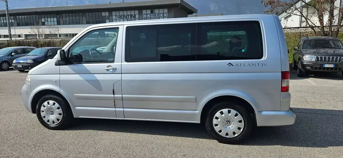Usata VW Multivan 131 CV (96 kW) 2007 Argento Monovolume