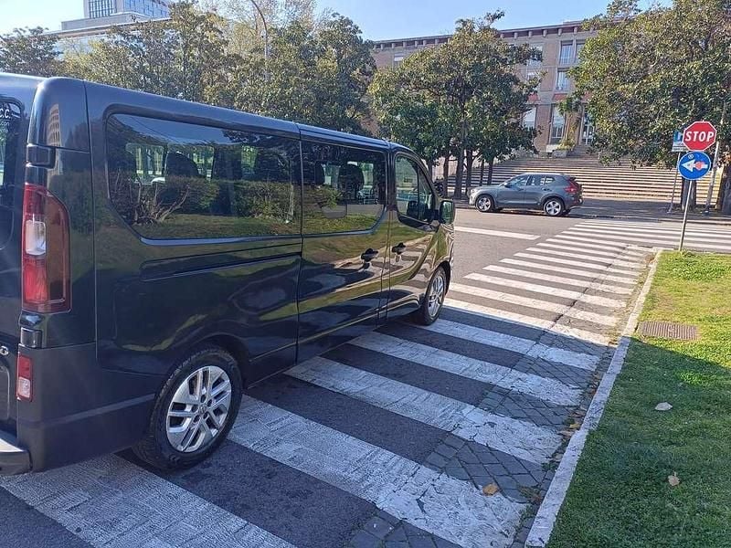 Usata Opel Vivaro 140 CV (102 kW) 2015 Nero Monovolume