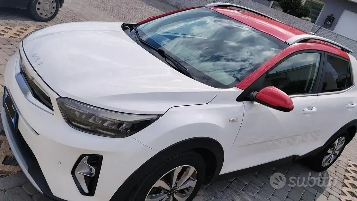 Usata Kia Stonic Style 84 CV (61 kW) 2022 Bianco SUV