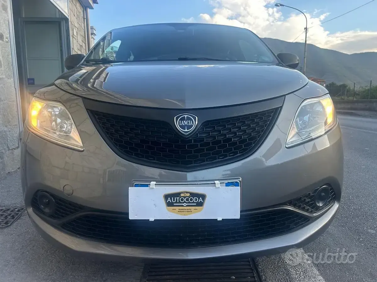 Usata Lancia Ypsilon S 95 CV (69 kW) 2018 Grigio Utilitaria