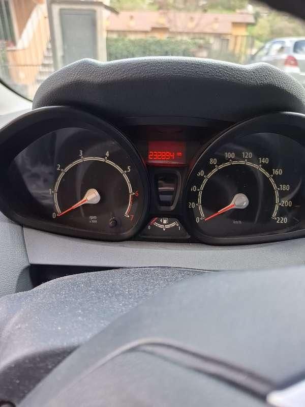 Usata Ford Fiesta 95 CV (69 kW) 2009 Utilitaria