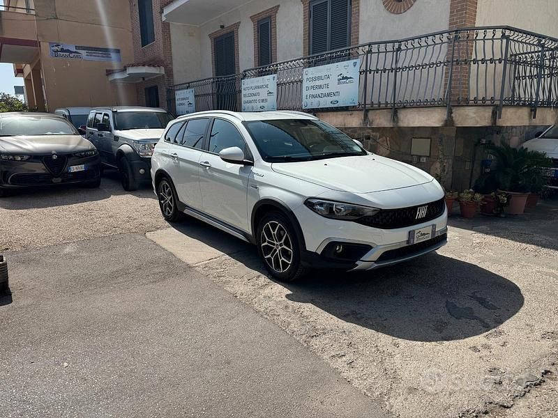 Usata Fiat Tipo Cross 131 CV (96 kW) 2022 Bianco Station wagon
