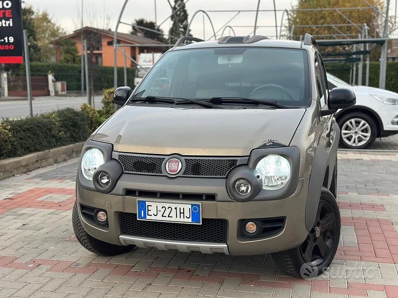 Usata Fiat Panda Cross Cross 75 CV (55 kW) 2011 Giallo Utilitaria