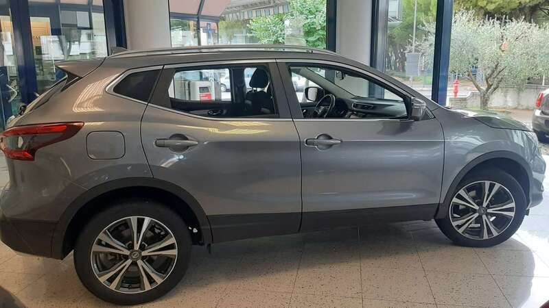 Usata Nissan Qashqai Tekna 116 CV (85 kW) 2018 Grigio SUV
