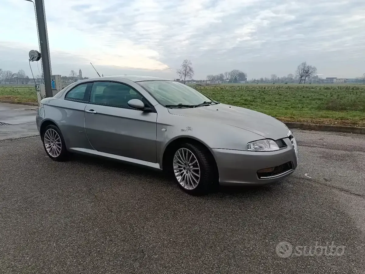 Usata Alfa Romeo GT 150 CV (110 kW) 2007 Grigio Coupé