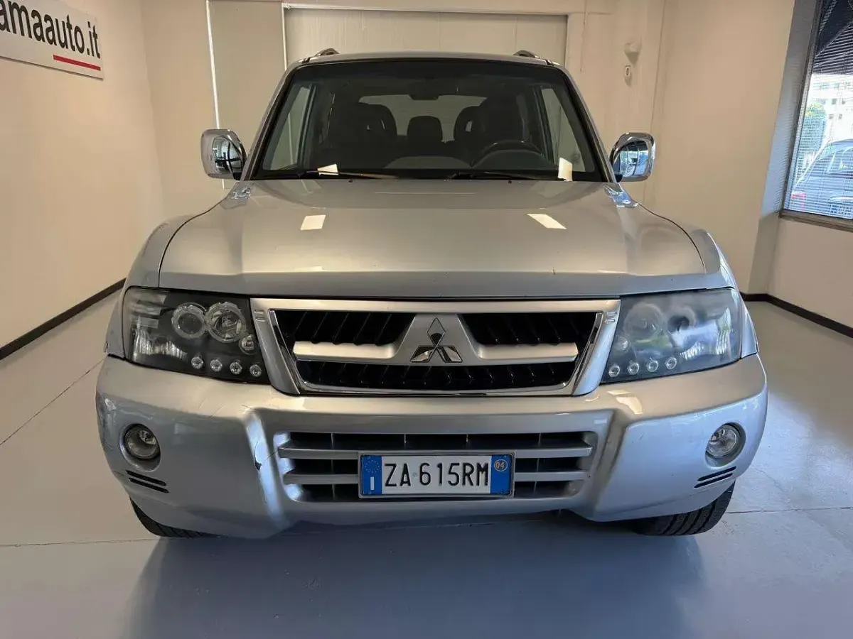 Usata Mitsubishi Pajero 160 CV (117 kW) 2004 Argento SUV
