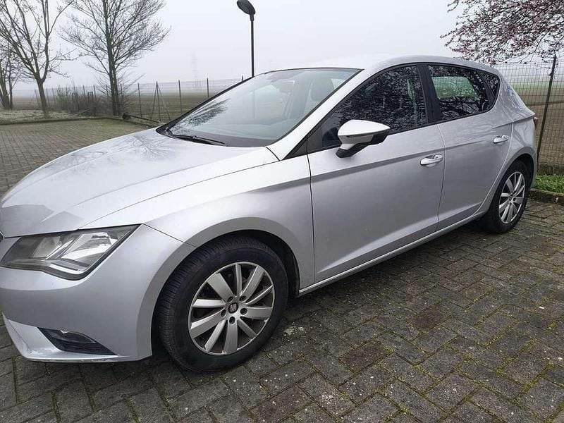 Usata Seat Leon Style 105 CV (77 kW) 2014 Argento Berlina