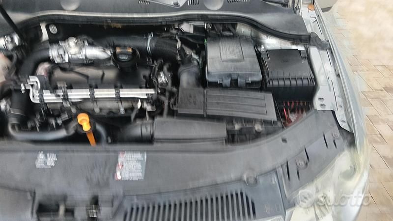 Usata VW Passat 110 CV (80 kW) 2006 Bianco Berlina