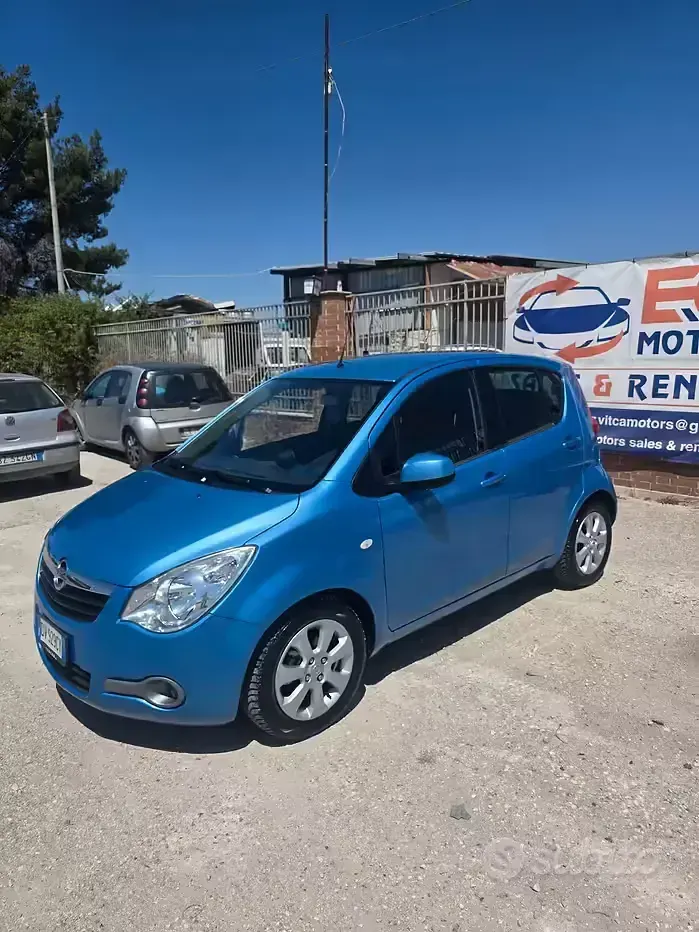 Usata Opel Agila 65 CV (47 kW) 2009 Bluazzurro Utilitaria