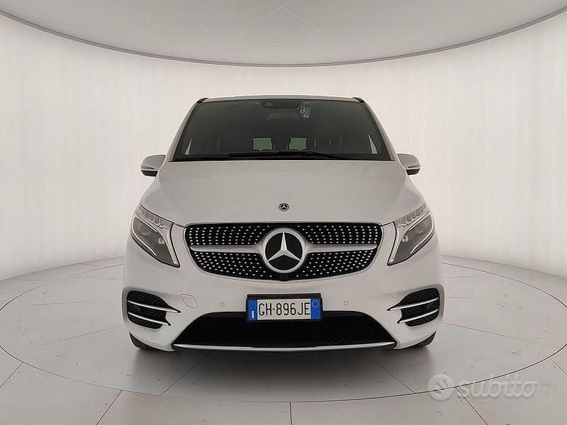 Usata Mercedes V300 Premium 236 CV (173 kW) 2021 Bianco Monovolume