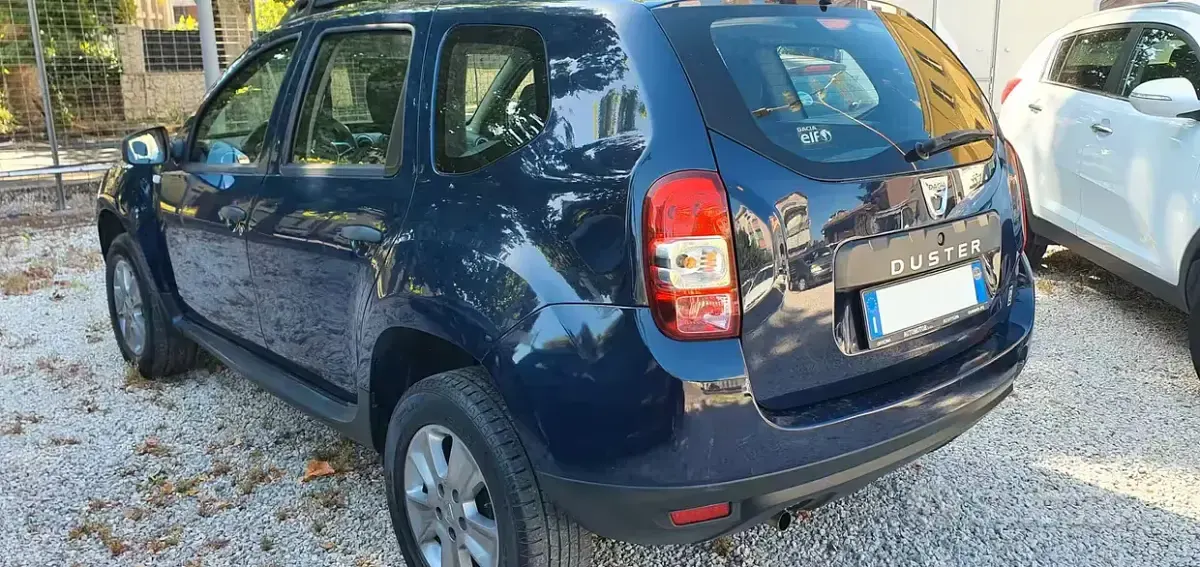 Usata Dacia Duster Ambiance 90 CV (66 kW) 2017 Bluazzurro SUV