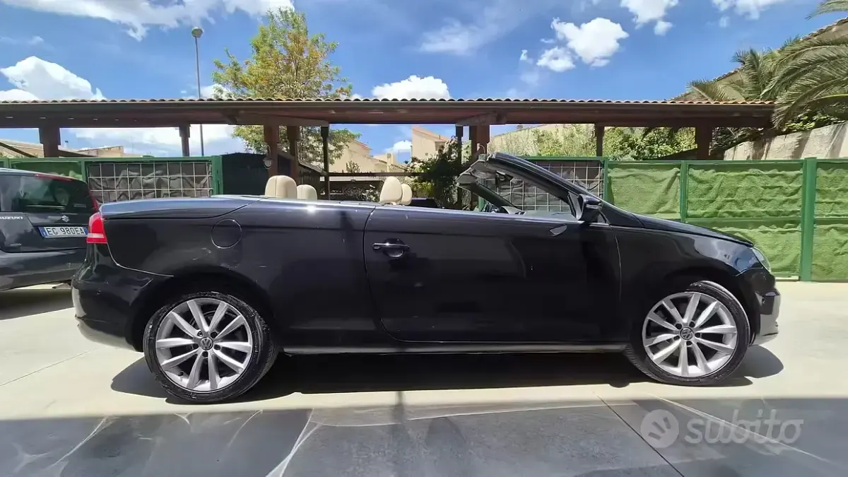 Usata VW Eos 140 CV (102 kW) 2011 Nero Cabrio