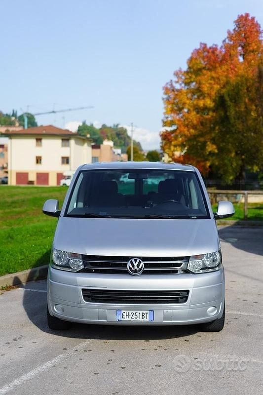Usata VW Caravelle 2011 Grigio Monovolume