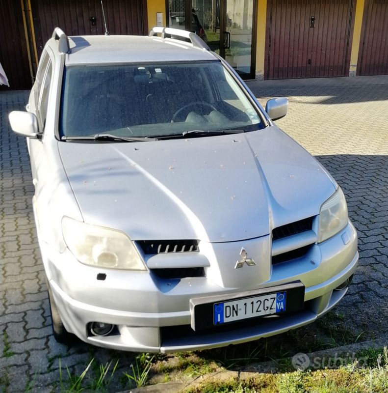 Grigio Usata 2008 Mitsubishi Outlander SUV | 1400 € - Immagine 1/4
