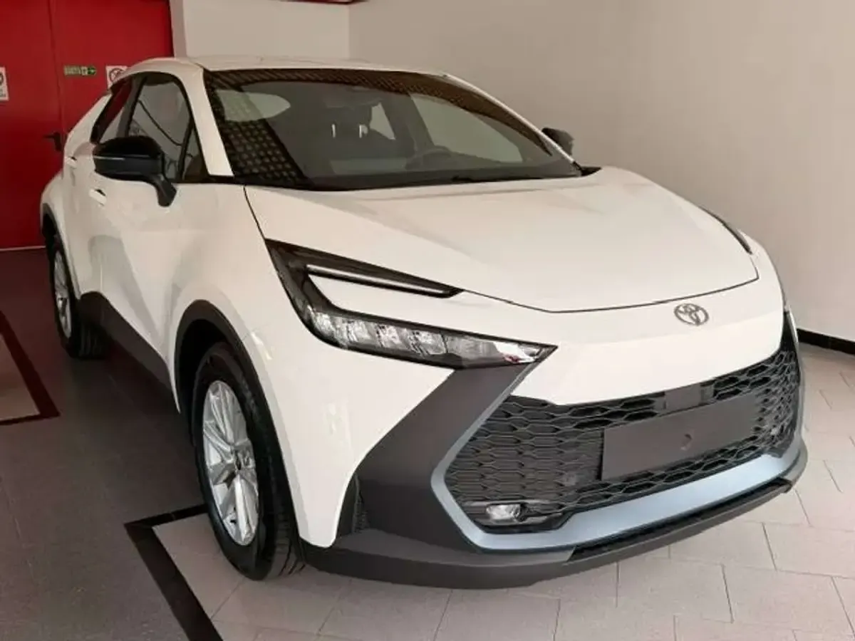 Nuova Toyota C-HR Active 98 CV (72 kW) 2026 Bianco SUV