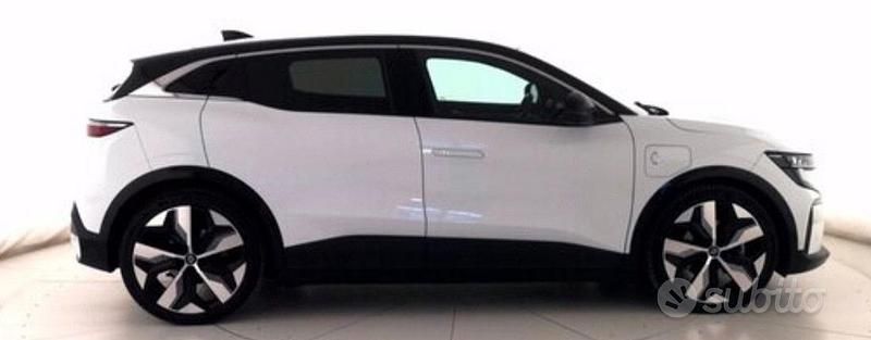 Usata Renault Megane E-Tech 161 kW (220 CV) 2022 Bianco Station wagon