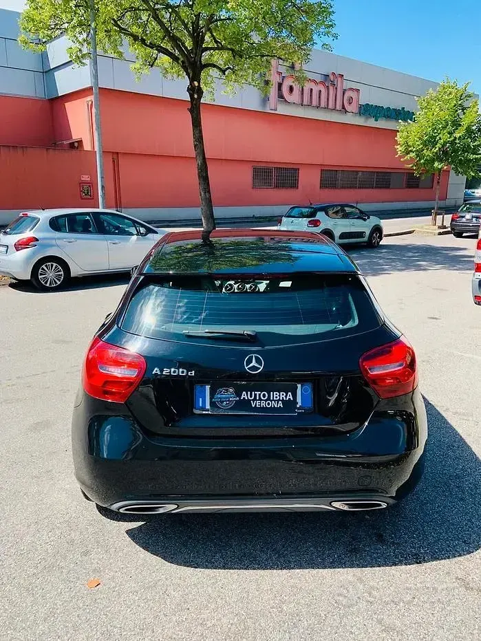 Usata Mercedes A200 Premium 136 CV (100 kW) 2016 Nero Utilitaria