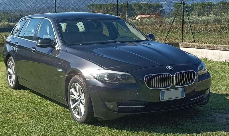 Grigio Usata 2011 BMW 520 Station wagon | 7100 € (Ottimo prezzo) - Immagine 1/4