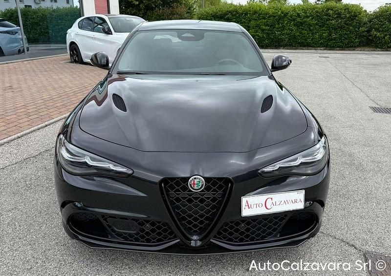 Nuova Alfa Romeo Giulia Quadrifoglio 519 CV (381 kW) 2026 Nero vulcano Berlina