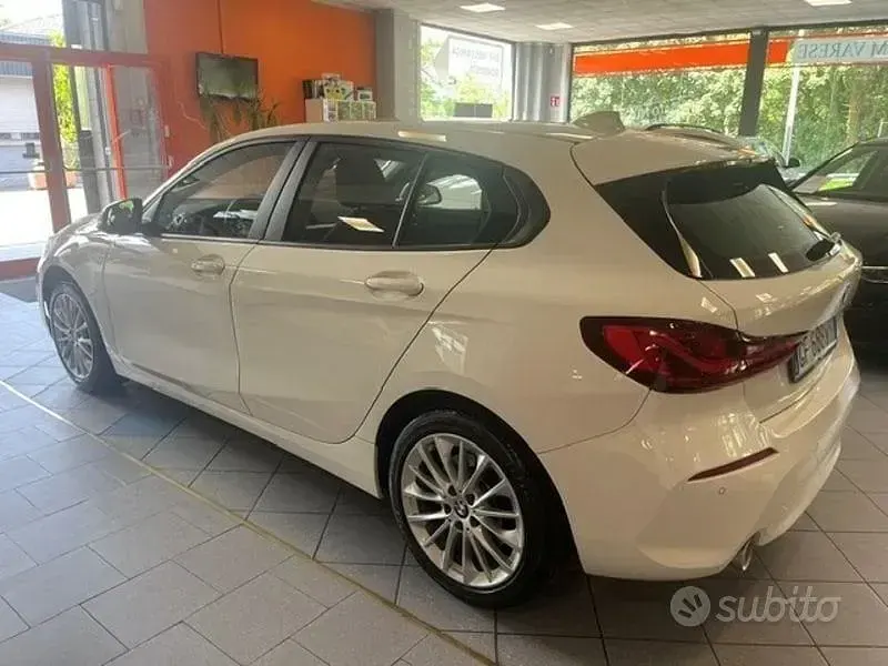 Usata BMW 120 Advantage 178 CV (130 kW) 2021 Bianco Berlina