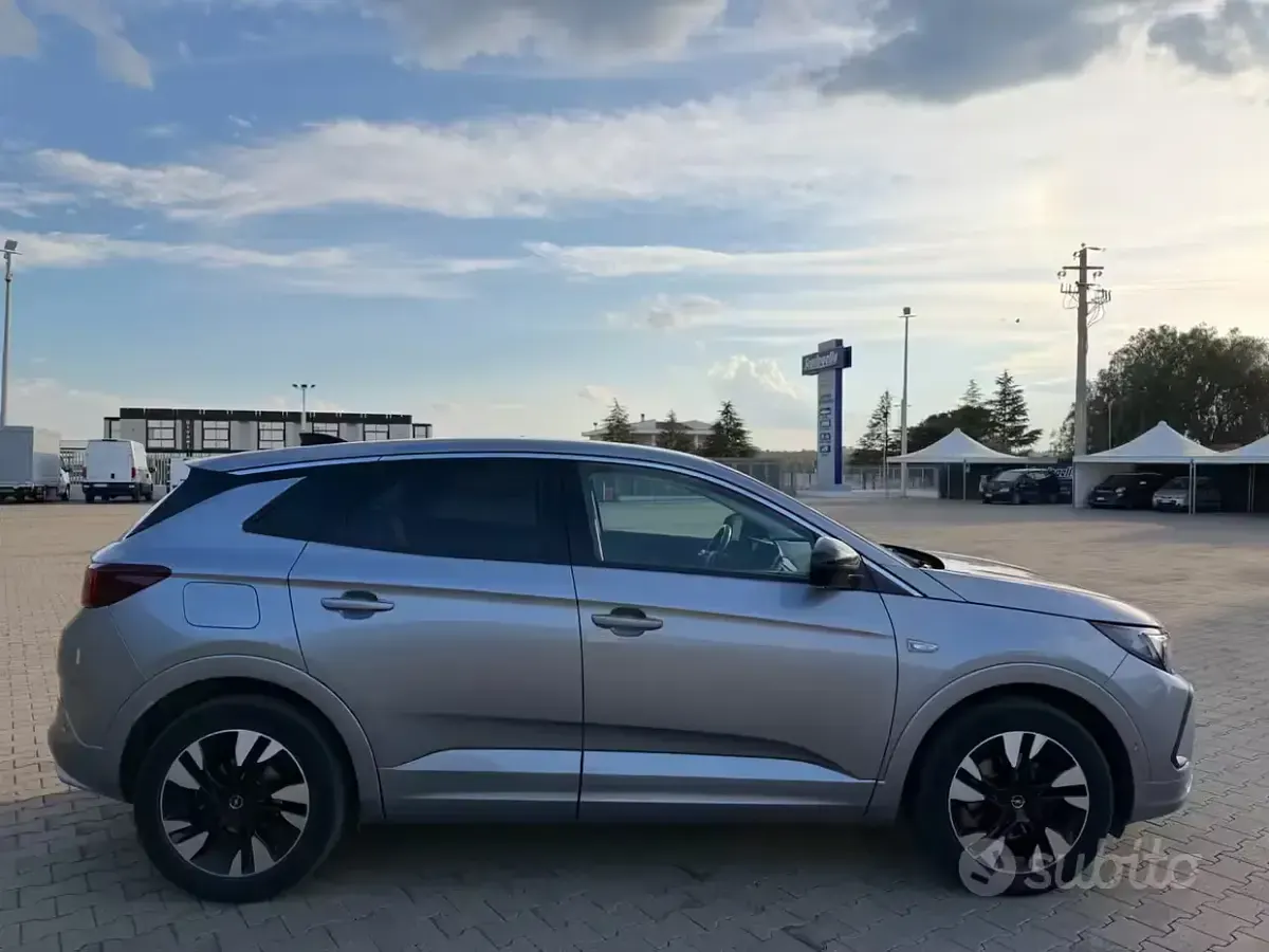 Usata Opel Grandland X Ultimate 131 CV (96 kW) 2022 Grigio SUV