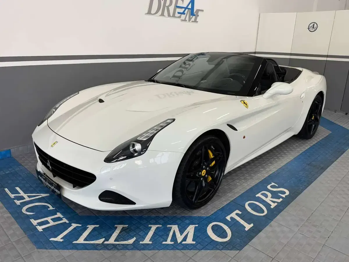 Usata Ferrari California 560 CV (411 kW) 2014 Bianco avus tetto nero Cabrio