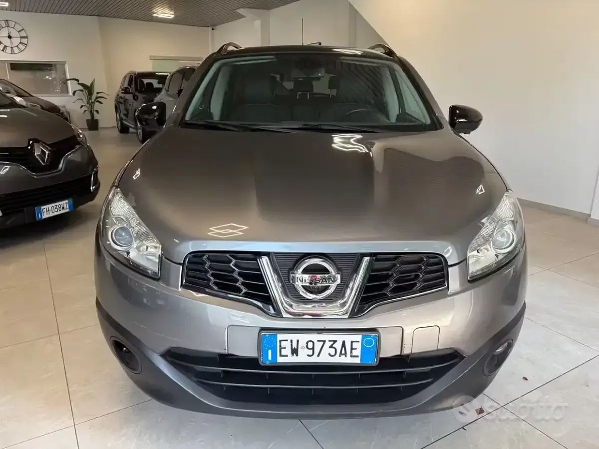 Usata Nissan Qashqai Tekna 110 CV (80 kW) 2014 Grigio SUV