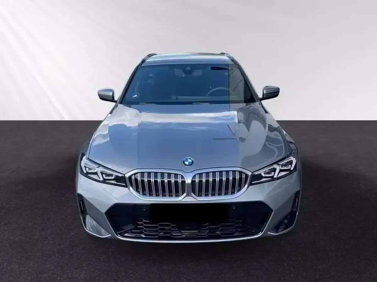 Usata BMW 330 M Sport 245 CV (180 kW) 2024 Skyscraper grau Station wagon