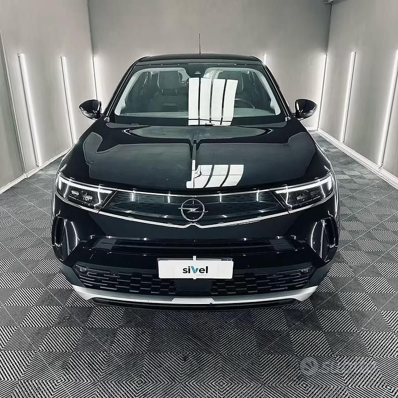 Usata Opel Mokka Elegance 130 CV (95 kW) 2022 Nero SUV