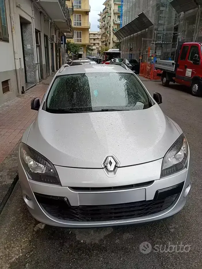Usata Renault Mégane GrandTour 110 CV (80 kW) 2011 Grigio Station wagon