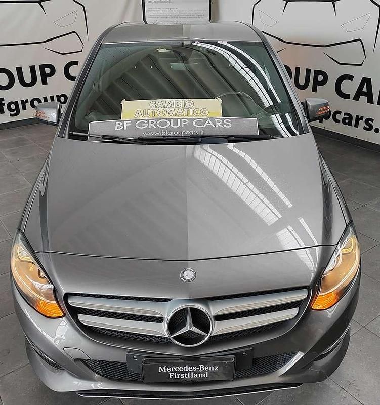 Grigio Usata 2015 Mercedes B180 Monovolume | 10.500 € (Buon prezzo) - Immagine 1/4