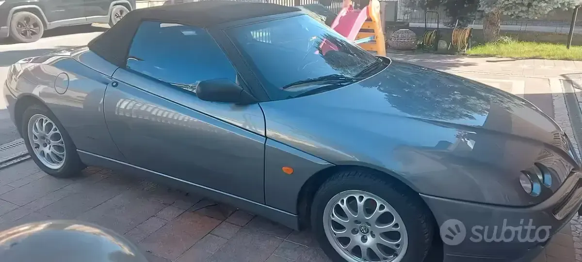 Usata Alfa Romeo GTV 144 CV (105 kW) 2001 Grigio Coupé