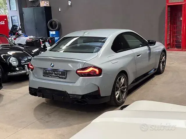 Usata BMW M240 374 CV (275 kW) 2022 Grigio pastello Coupé