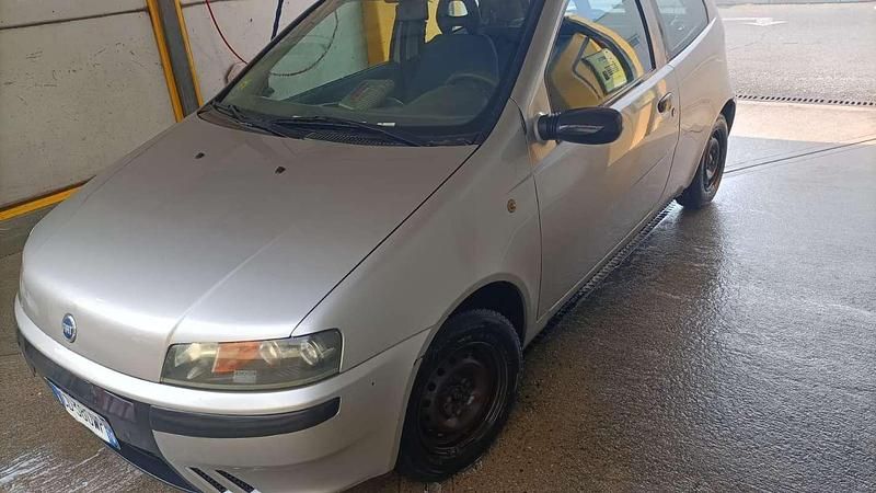 Usata Fiat Punto Feel 80 CV (58 kW) 2002 Grigio Utilitaria