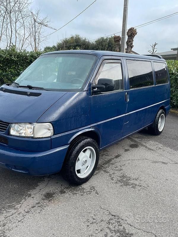 Usata VW Caravelle 2000 Blu Monovolume