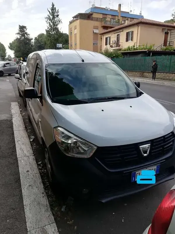 Usata Dacia Dokker Ambiance 90 CV (66 kW) 2017 Bianco Monovolume