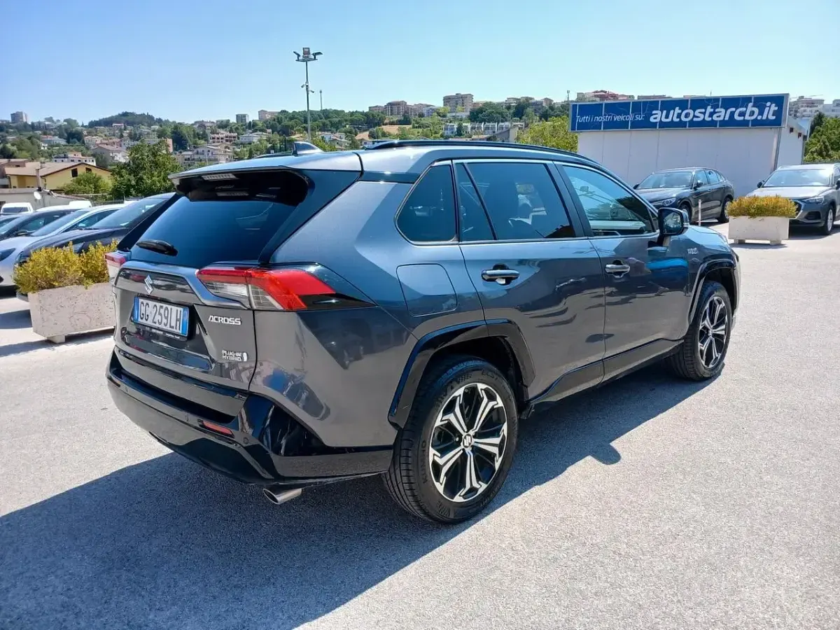Usata Suzuki Across 184 CV (135 kW) 2021 Grigio SUV