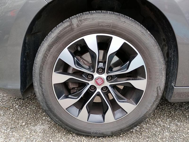 Usata Fiat Tipo 100 CV (73 kW) 2023 Grigio Berlina