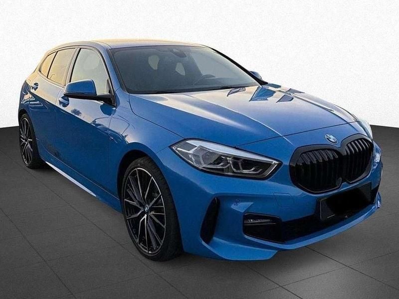 Usata BMW 120 Sport Line 178 CV (130 kW) 2022 Blu/azzurro Utilitaria