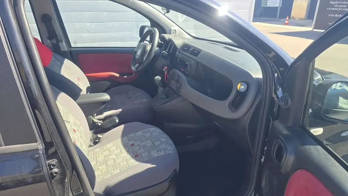 Usata Fiat Panda Lounge 69 CV (50 kW) 2016 Nero Utilitaria