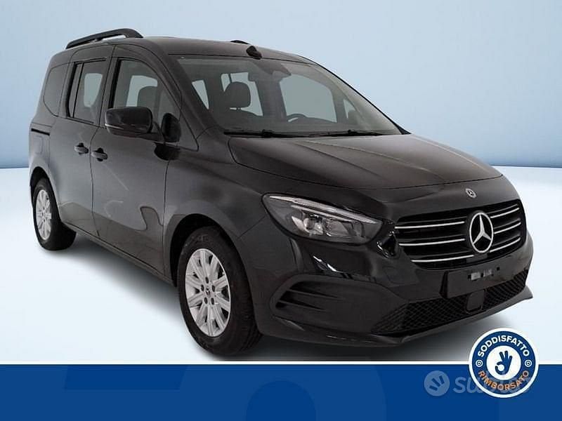 Usata Mercedes T180 2025 Nero Monovolume