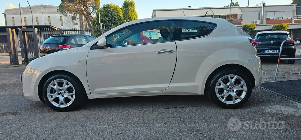 Usata Alfa Romeo MiTo Distinctive 120 CV (88 kW) 2011 Bianco Utilitaria