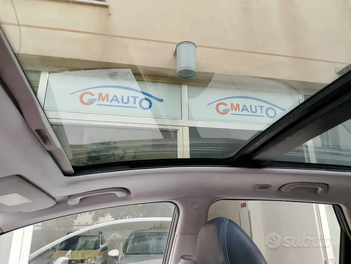 Usata Kia Venga 115 CV (84 kW) 2010 Bianco Utilitaria