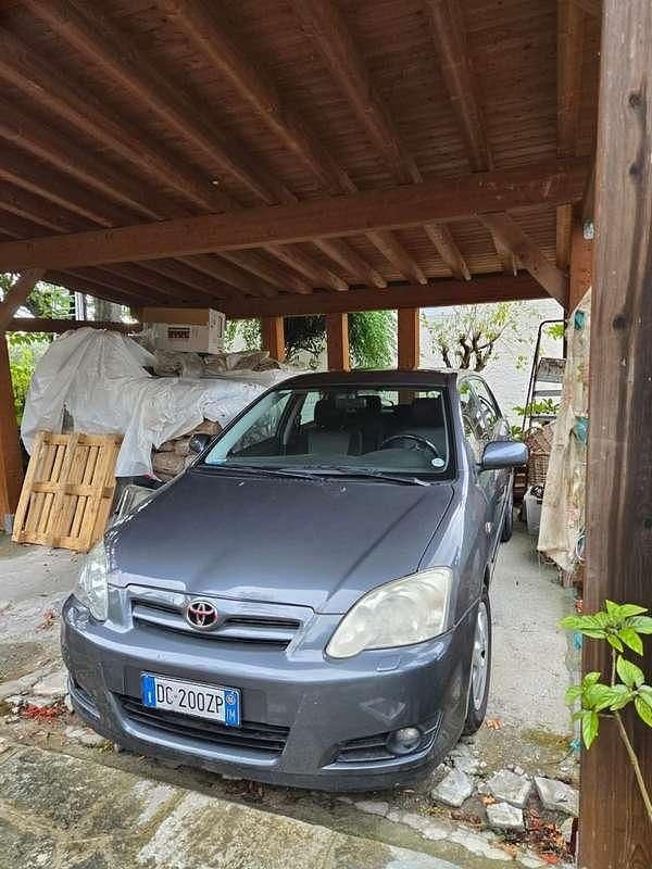 Usata Toyota Corolla 110 CV (80 kW) 2006 Grigio Berlina