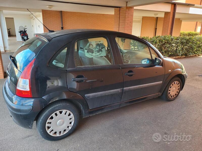 Usato 2006 Citroën C3 1.1 Benzin 60 CV (2.000 €)