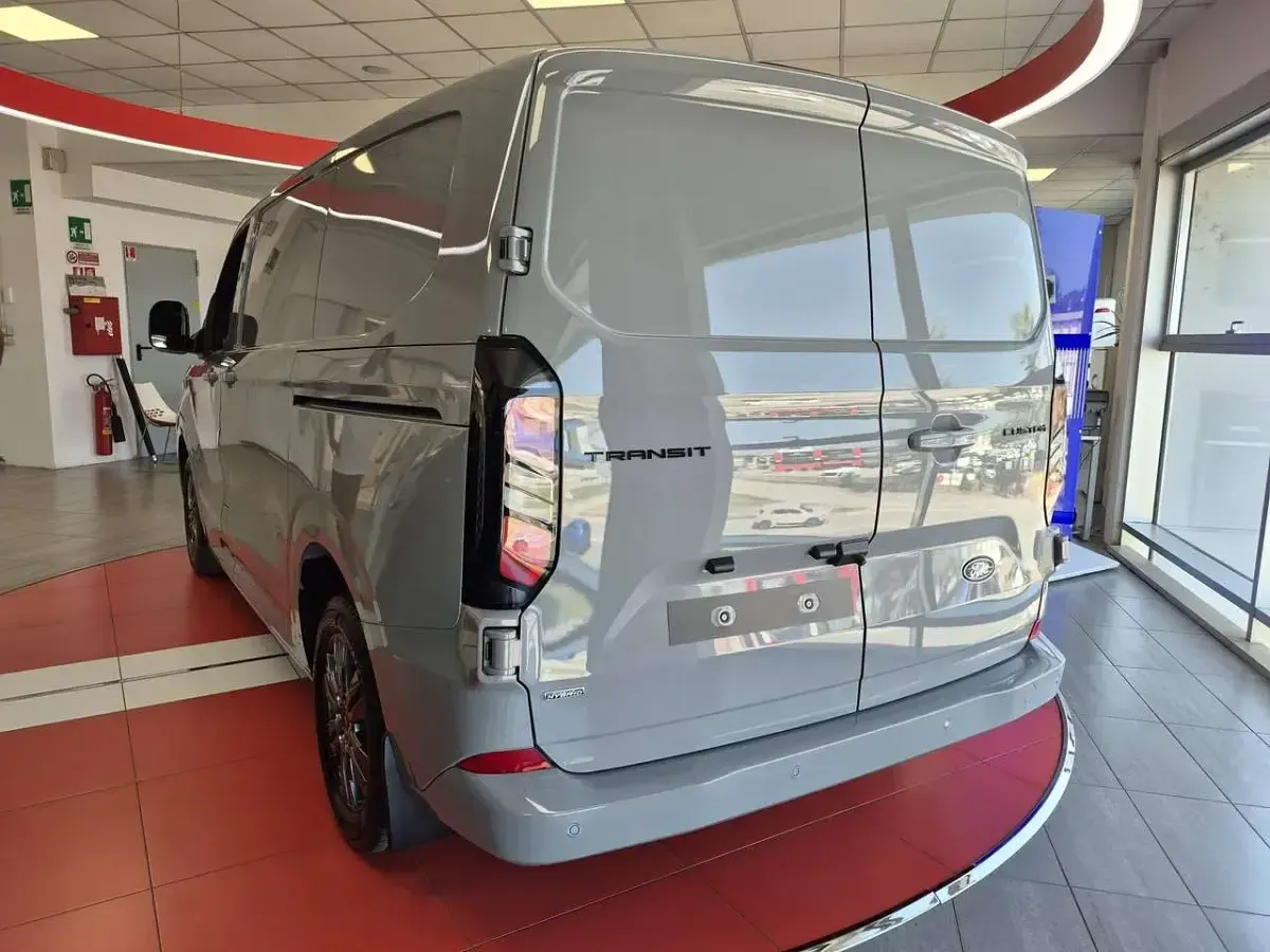 Nuova Ford Transit Custom Titanium 232 CV (170 kW) 2026 Grey matter Furgone