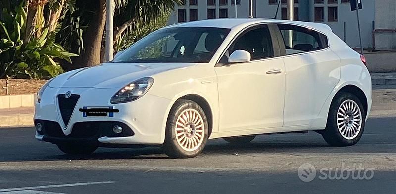 Usata Alfa Romeo Giulietta 150 CV (110 kW) 2018 Bianco Utilitaria