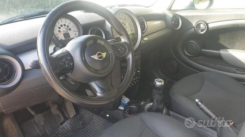 Begagnad Mini ONE 75 HK (55 kW) 2011 Grön Halvkombi