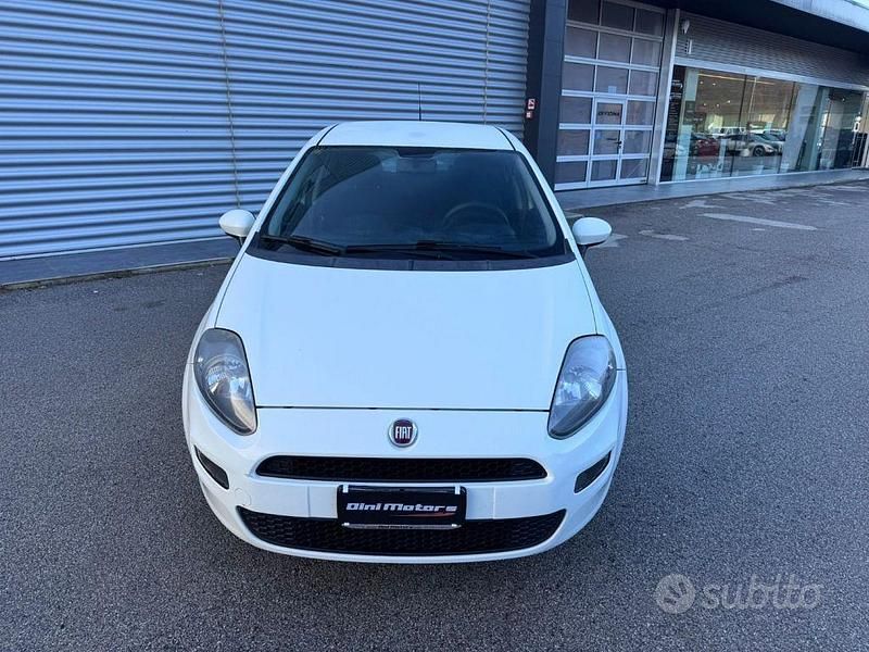 Usado Fiat Punto Easy 95 CV (69 kW) 2016 Blanco Utilitario