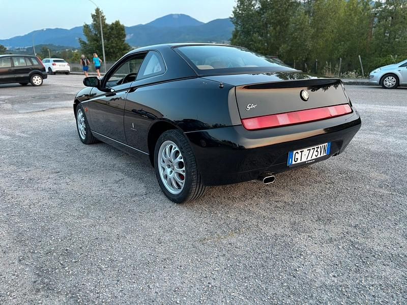 Usata 2001 Alfa Romeo GTV Coupé | 15.400 € (Ottimo prezzo) - Immagine 1/4